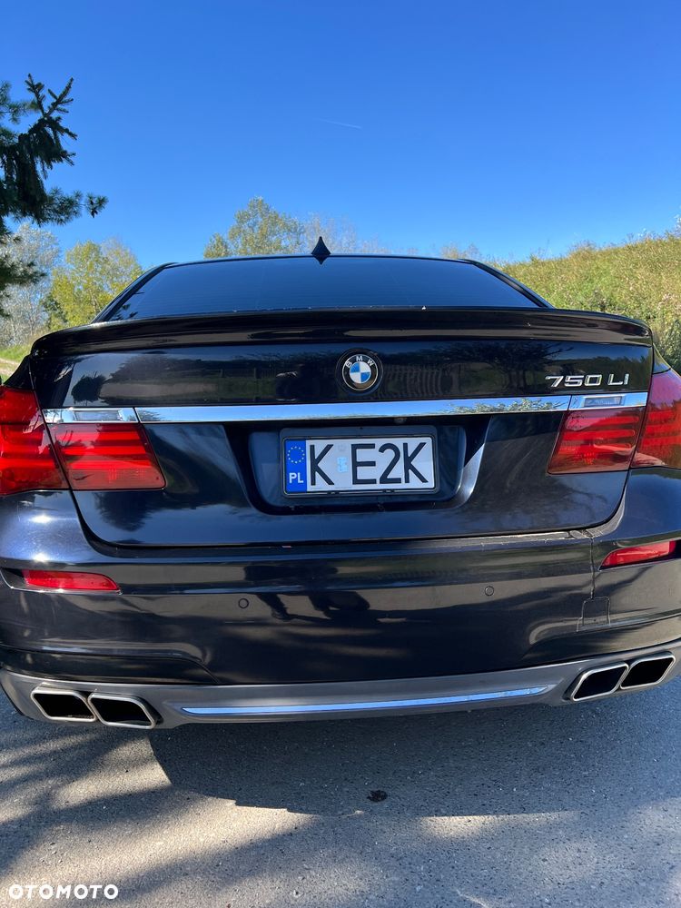 BMW Seria 7 750Li - 3