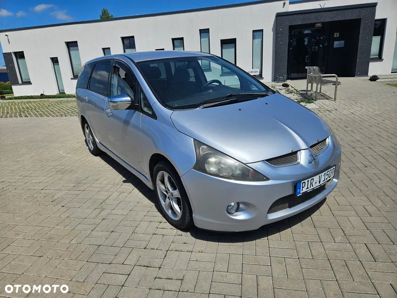 Mitsubishi Grandis - 10