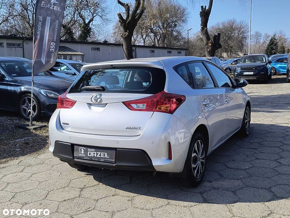Toyota Auris - 5