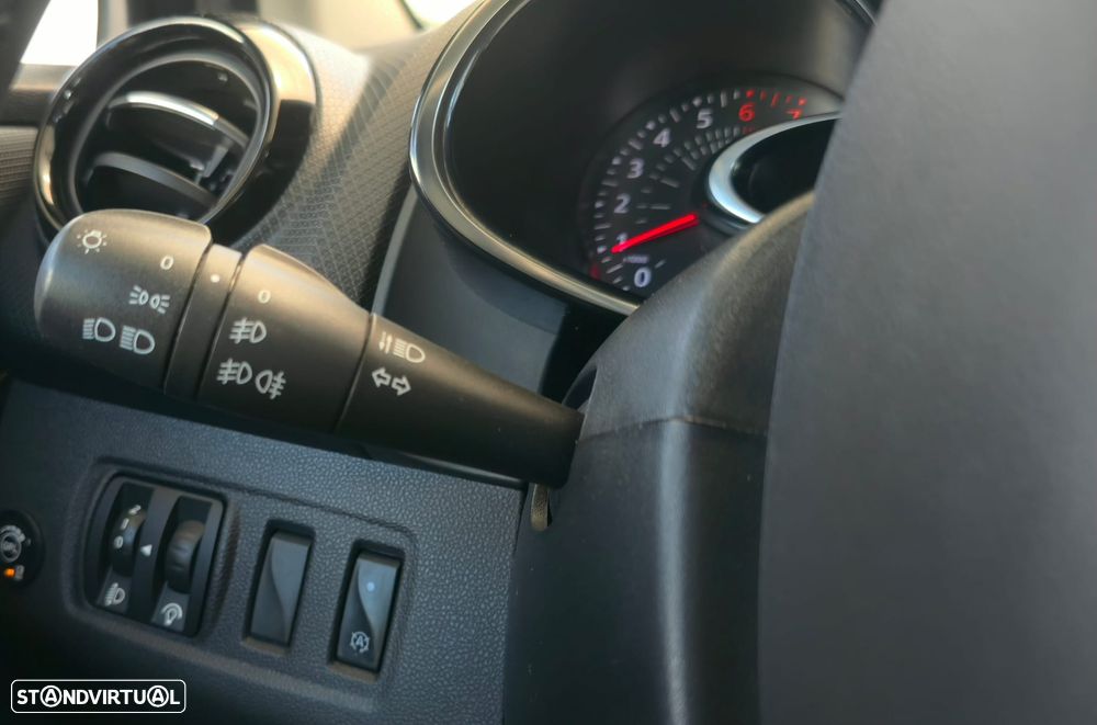 Renault Clio 0.9 TCe Limited Bi-Fuel - 11