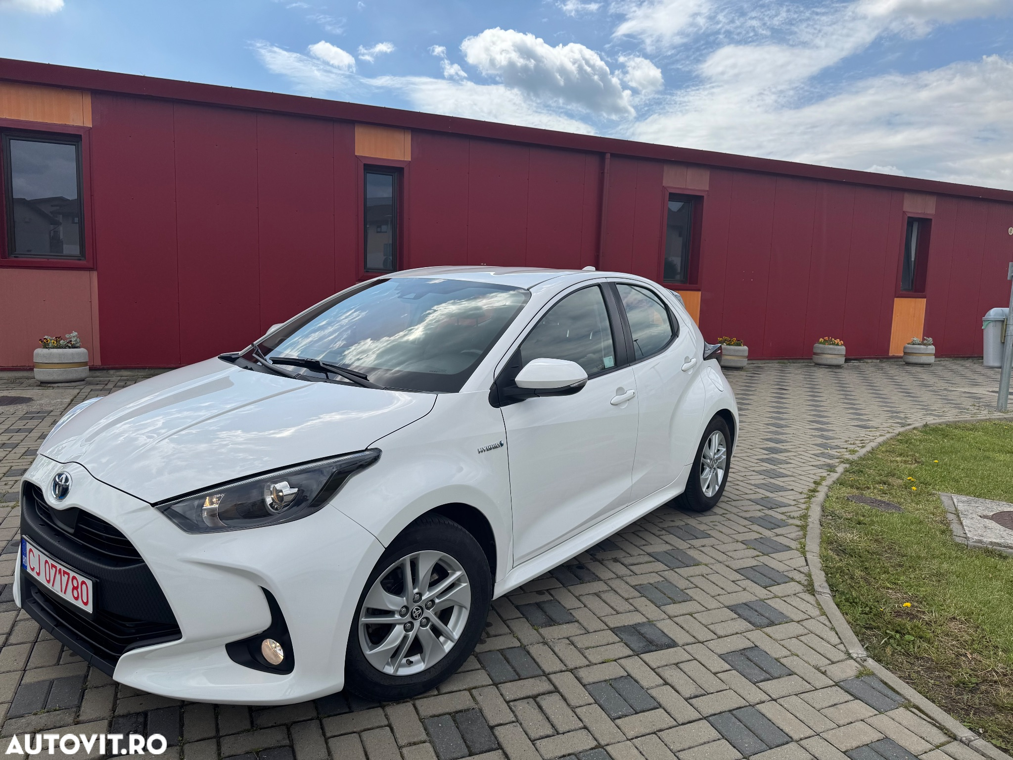 Toyota Yaris 1.5 116 CP HEV Dynamic - 13