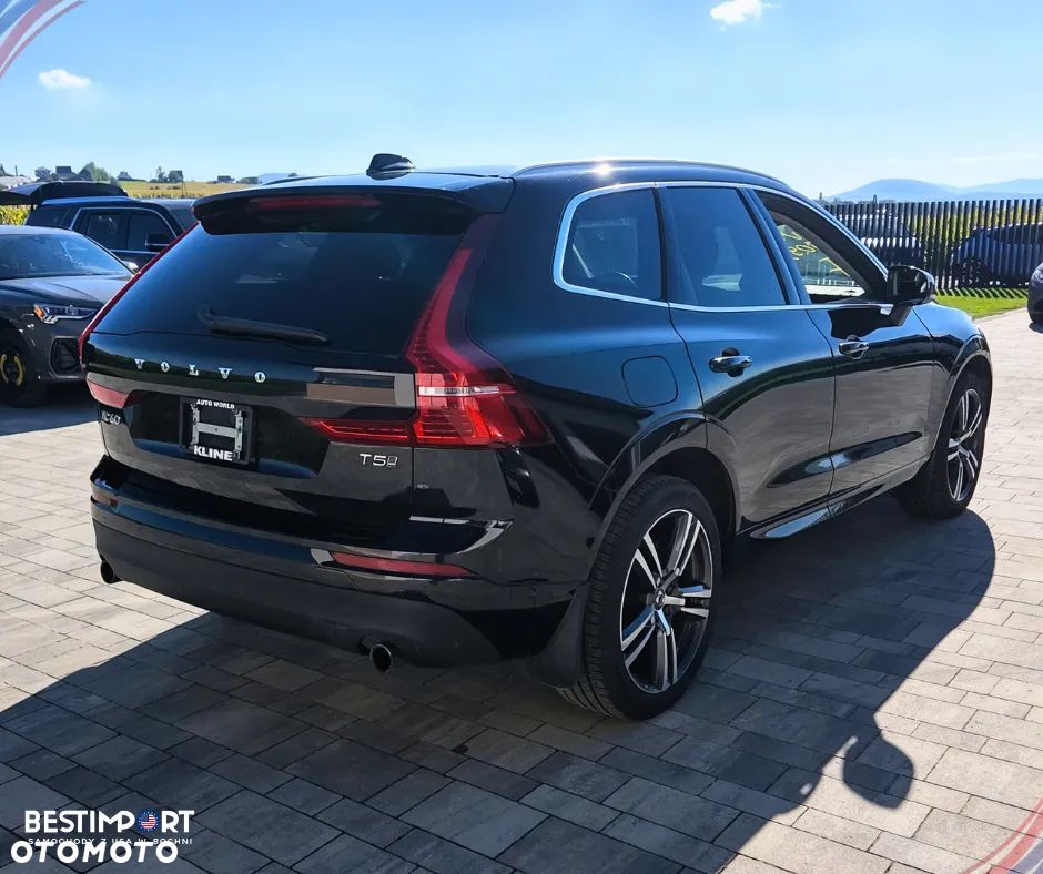Volvo XC 60 T5 AWD Momentum - 5