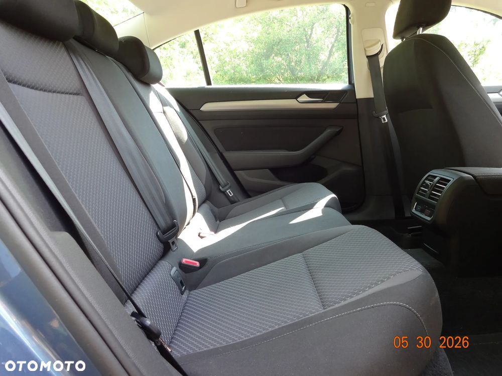 Volkswagen Passat 1.4 TSI BMT Trendline - 21
