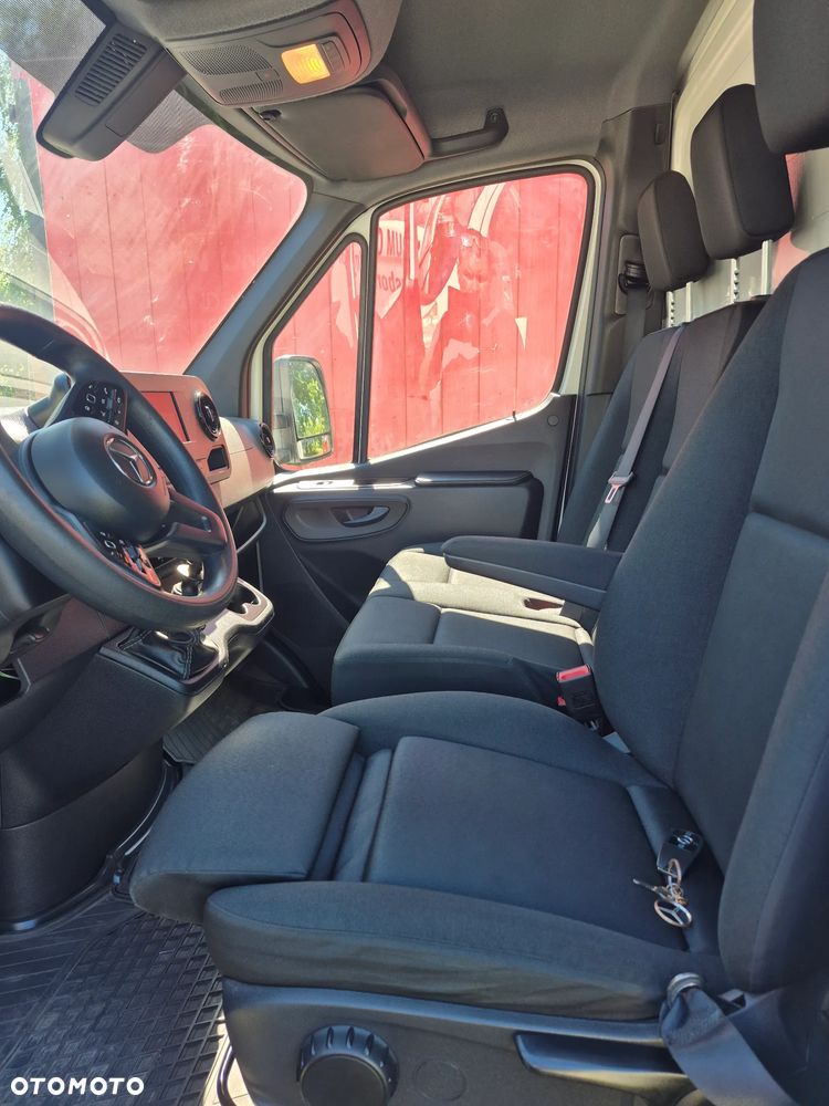 Mercedes-Benz Sprinter - 9