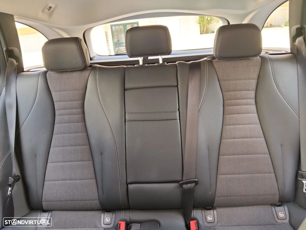 Mercedes-Benz E 300 de 9G-TRONIC Exclusive - 12