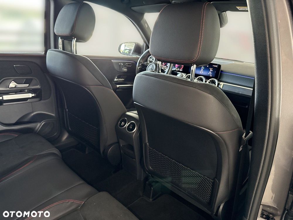 Mercedes-Benz GLB - 21