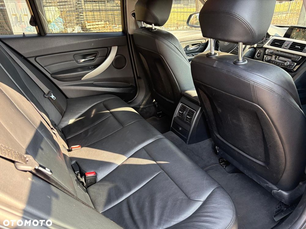 BMW Seria 3 320i Advantage - 8