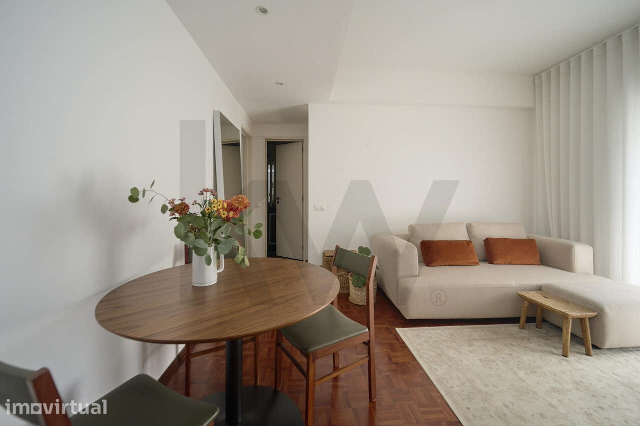 Apartamento T2 renovado em Alcântara — a dois passos do rio e da LX Fa - Grande imagem: 2/22