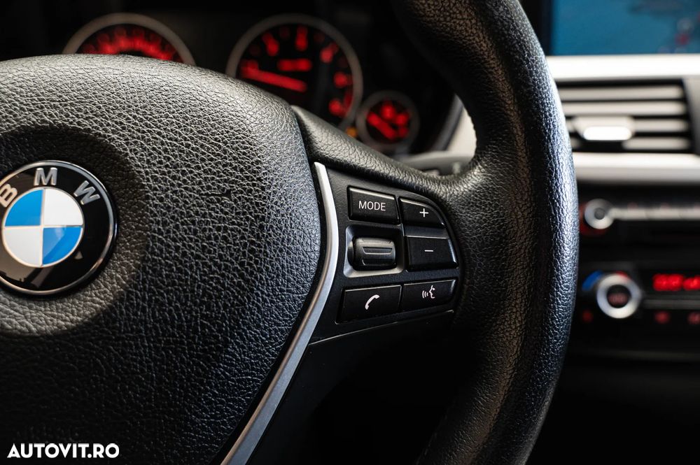 BMW Seria 3 320d Sport-Aut. - 18