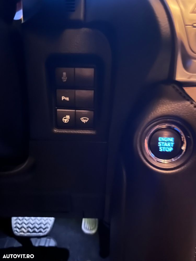 Toyota Land Cruiser 2.8l D-4D 204 CP A/T 7 locuri Executive - 7