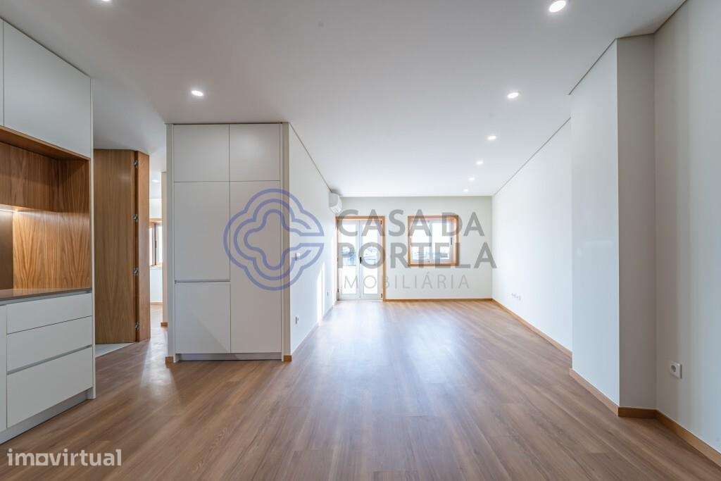 Excelente apartamento T1 + 1 no Centro do Porto Junto ao Mercado do Bo - Grande imagem: 5/16