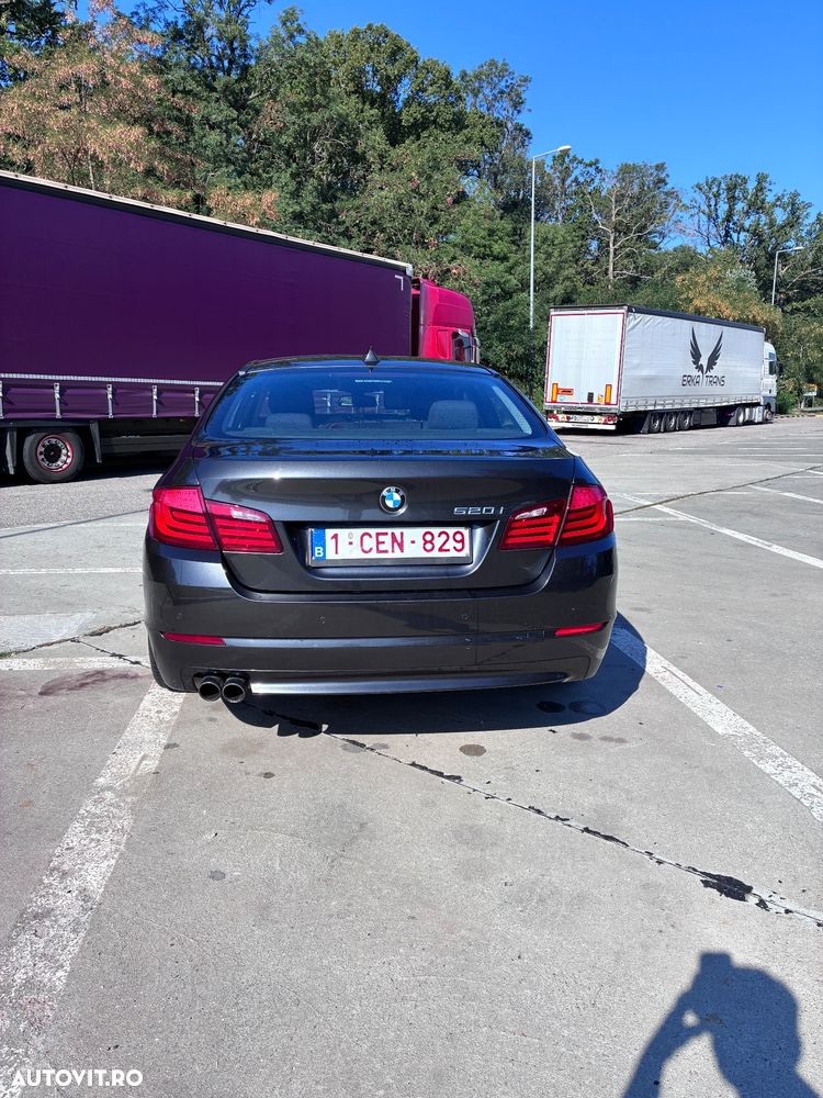 BMW Seria 5 520i Aut. - 4