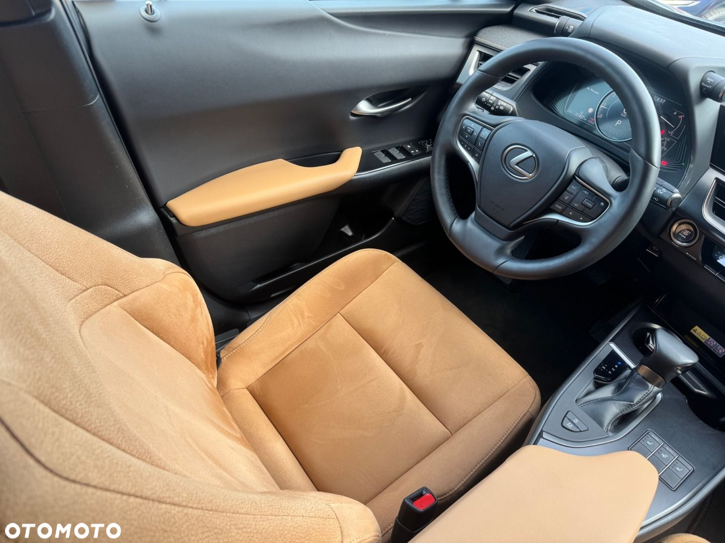 Lexus UX - 11