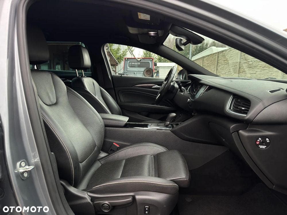 Opel Insignia 2.0 T 4x4 Exclusive S&S - 16