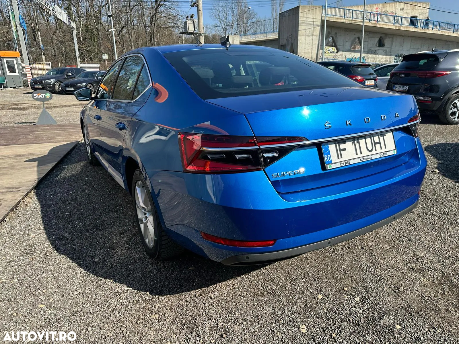 Skoda Superb 2.0 TDI DSG Ambition - 4