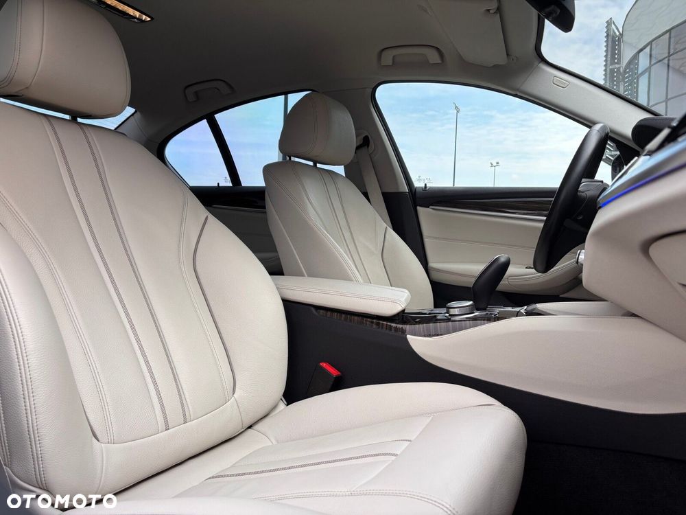 BMW Seria 5 520d xDrive Luxury Line - 12