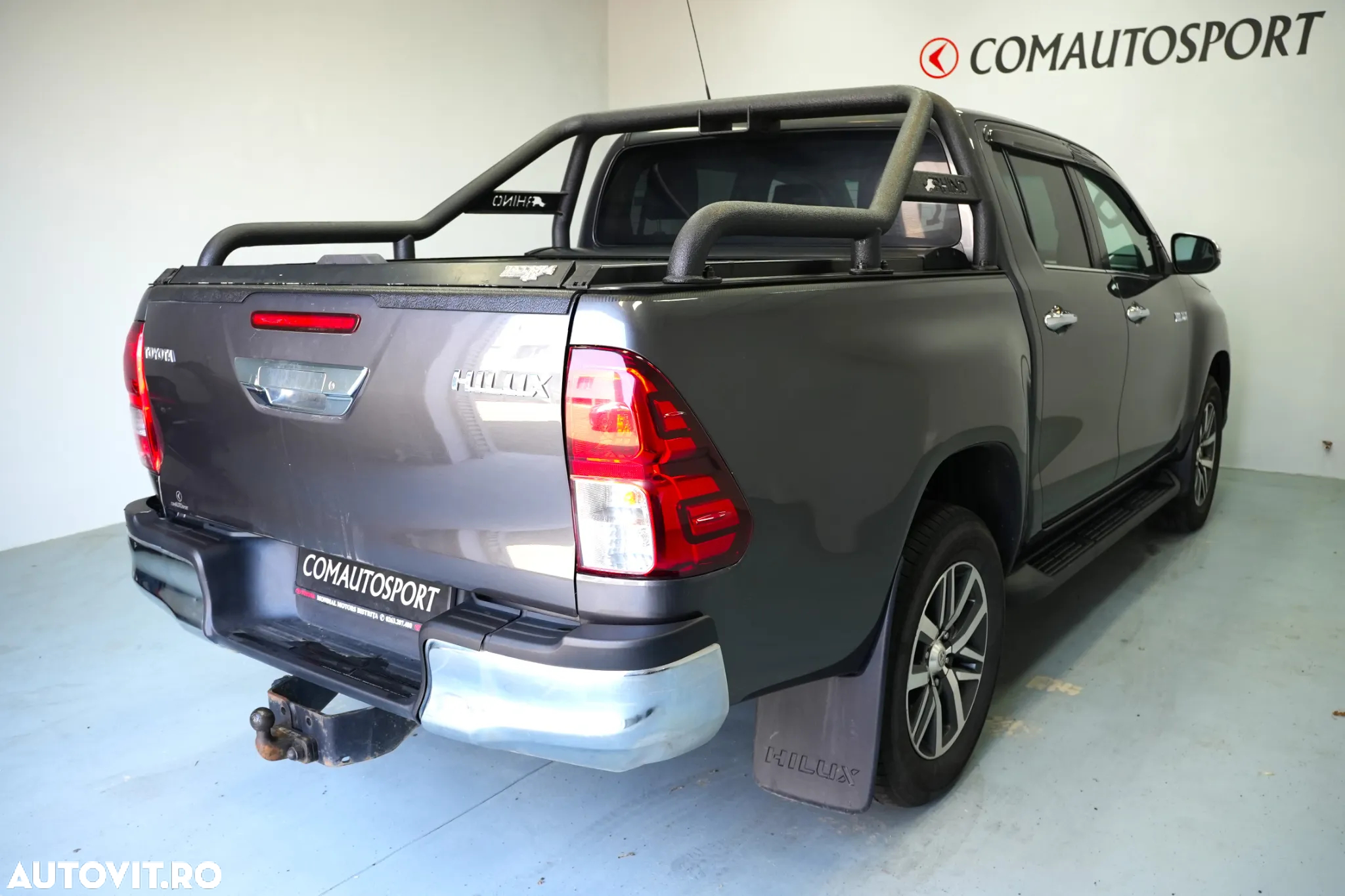 Toyota Hilux 4x4 Double Cab A/T Invincible - 6