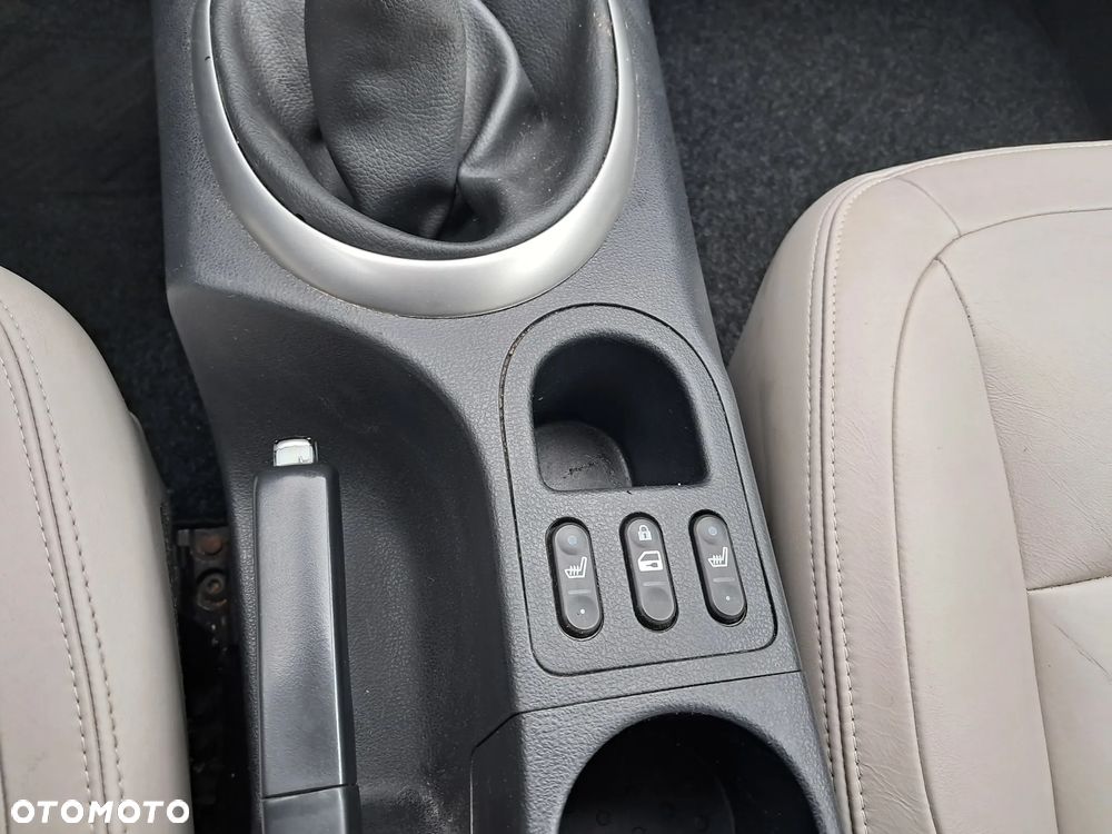 Nissan Qashqai 1.6 dCi DPF tekna - 11