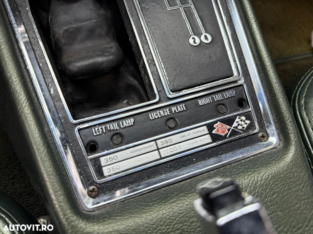 Chevrolet Corvette - 12