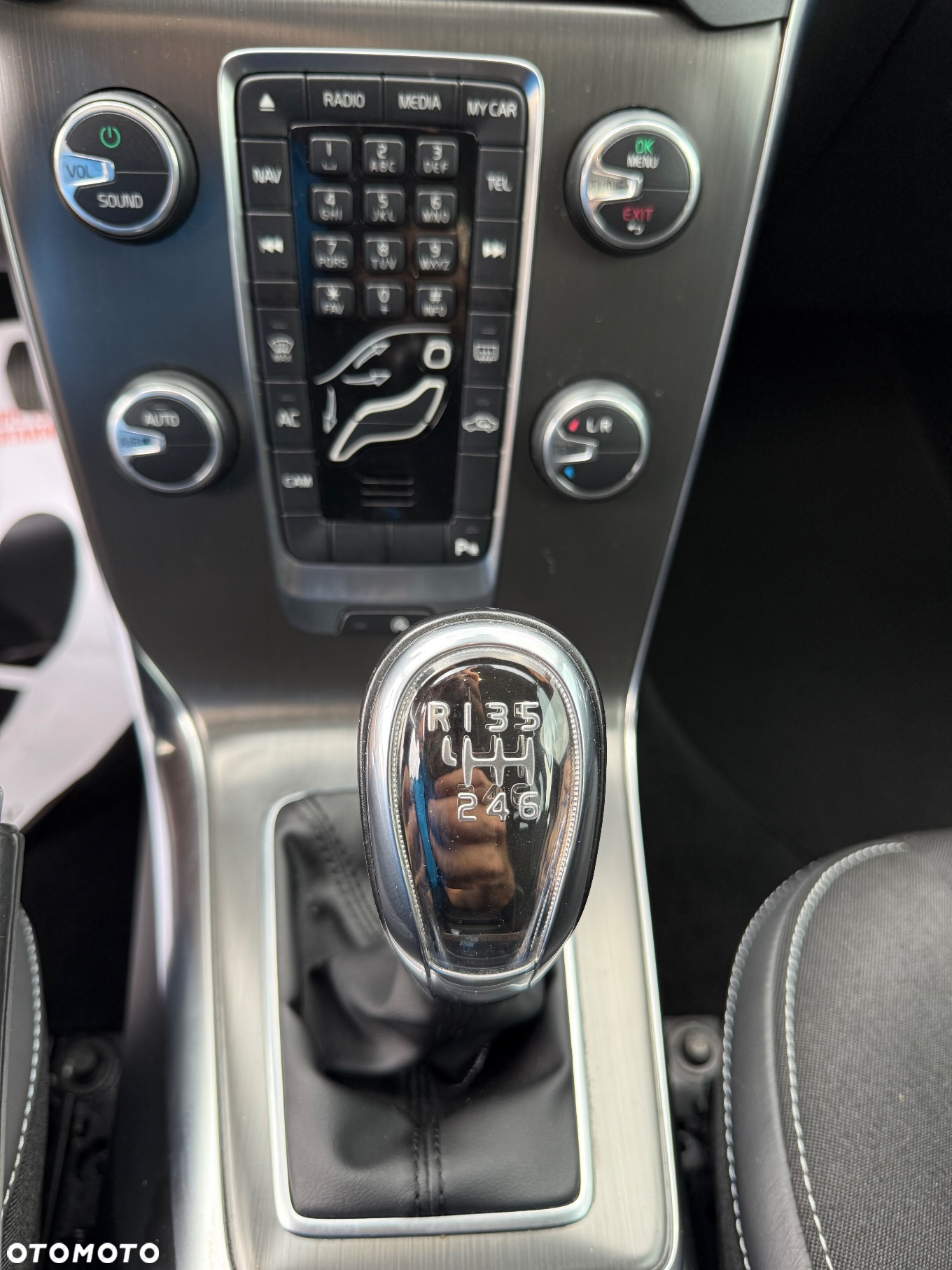 Volvo V40 D2 Momentum - 14