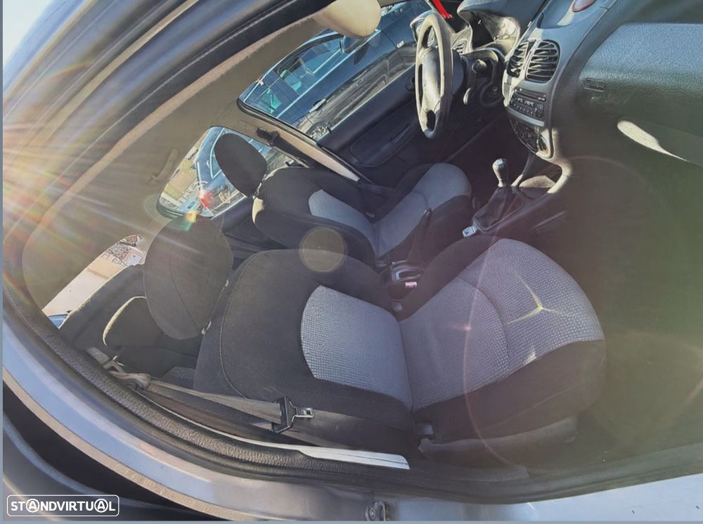 Peugeot 206 1.1 Color Line - 3