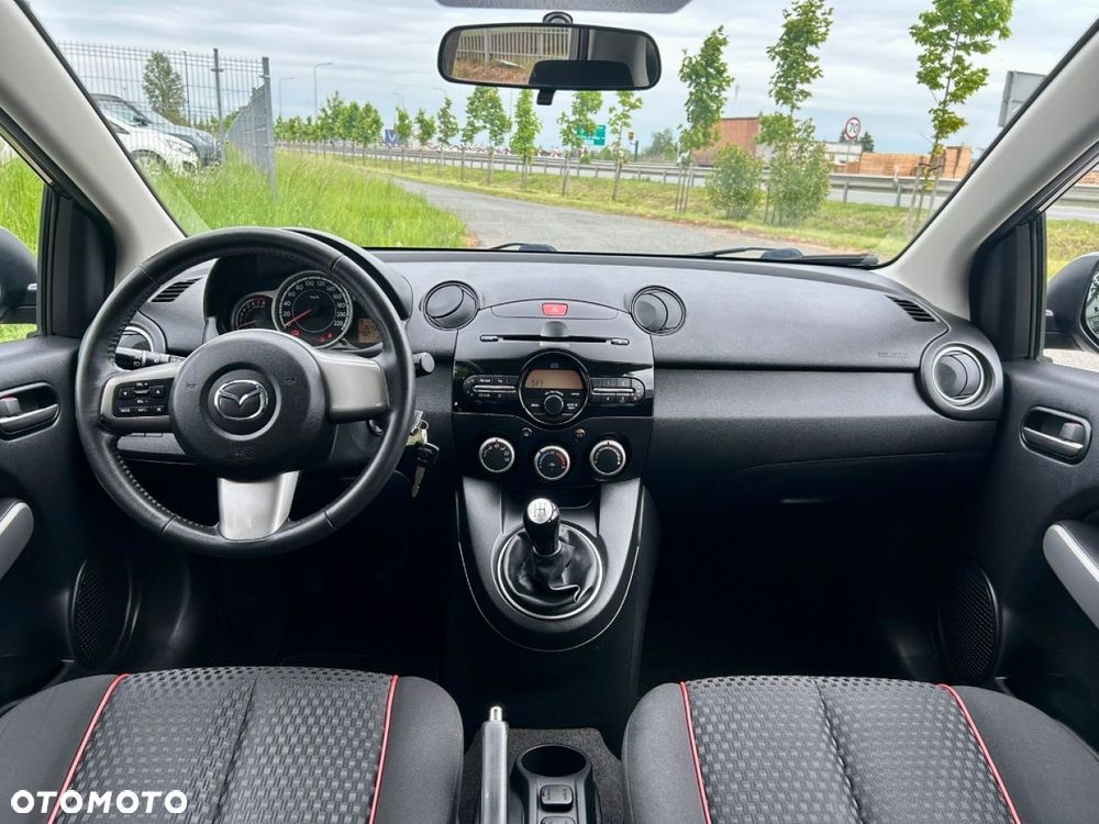 Mazda 2 - 13
