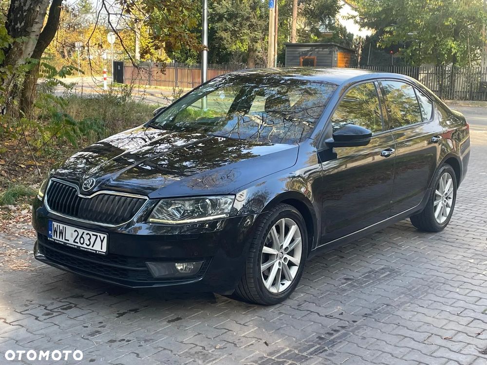 Skoda Octavia 1.6 TDI Edition DSG - 2