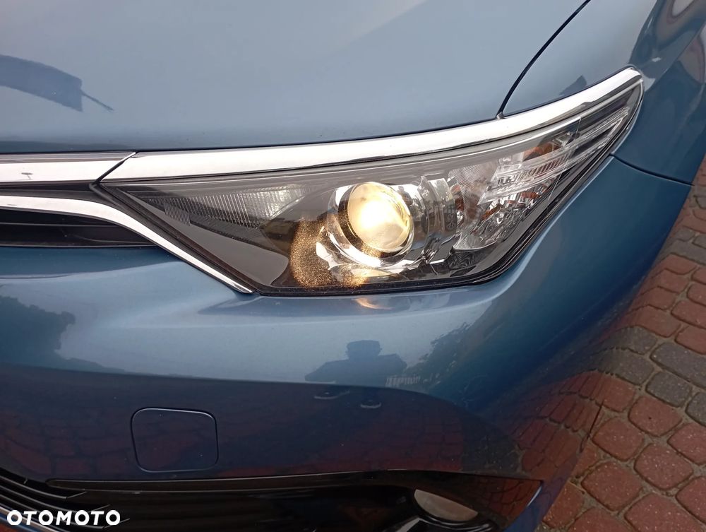 Toyota Auris 1.6 Premium - 23