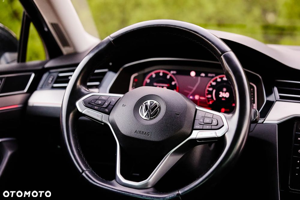 Volkswagen Passat 2.0 TSI Business DSG - 22