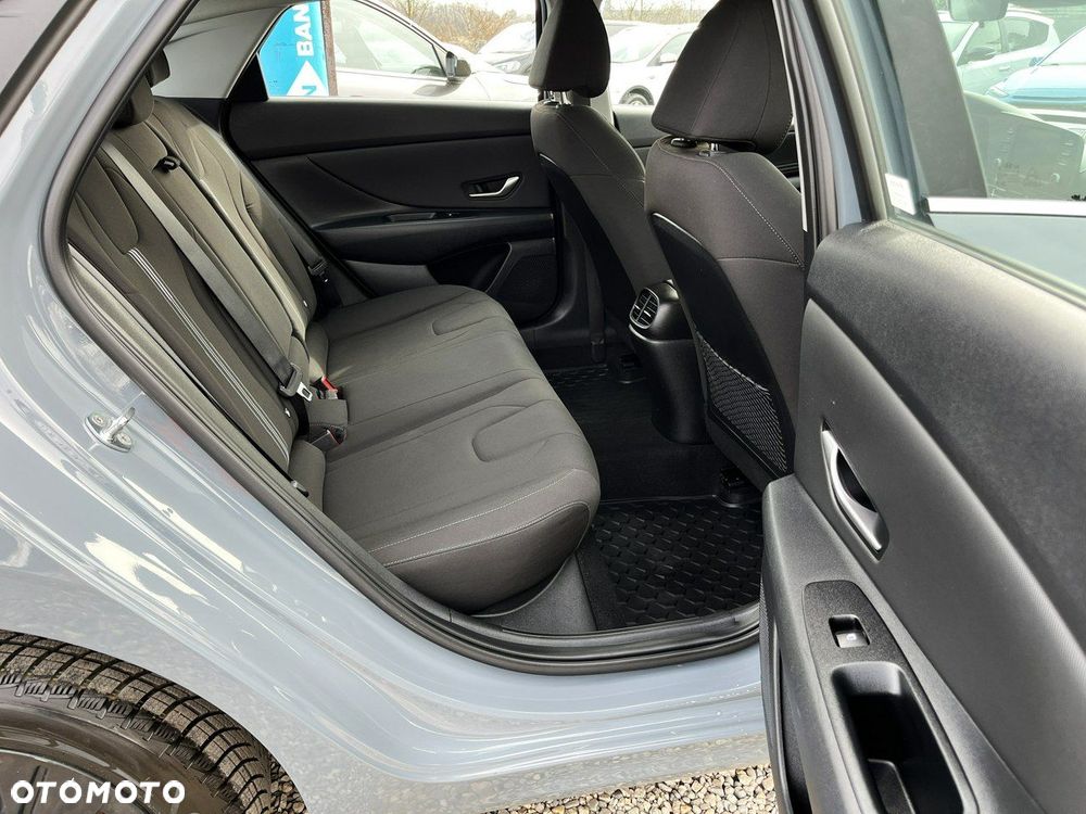 Hyundai Elantra 1.6 Smart CVT - 31