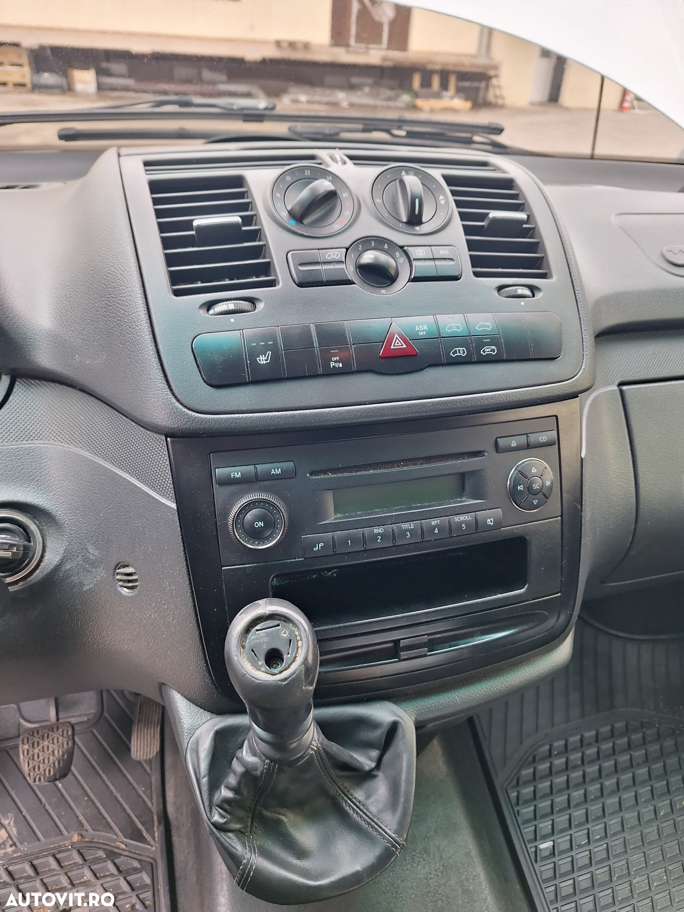 Mercedes-Benz VITO - 14