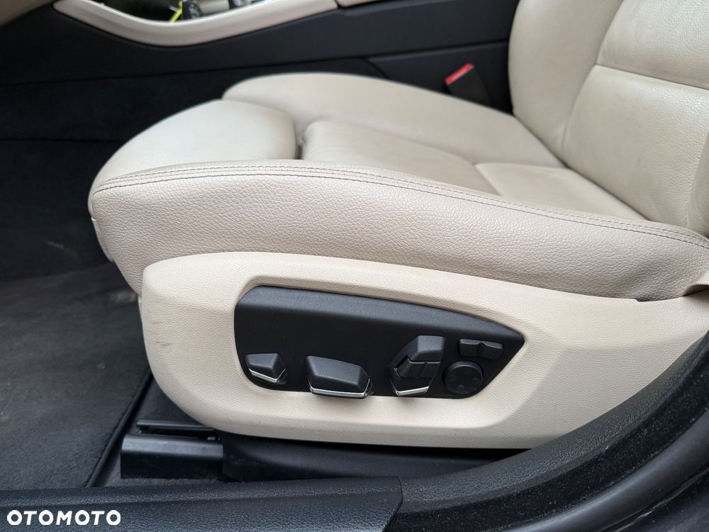 BMW Seria 5 525d Luxury Line - 21