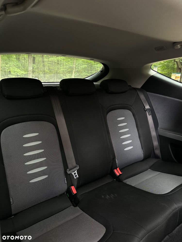 Kia Ceed - 22