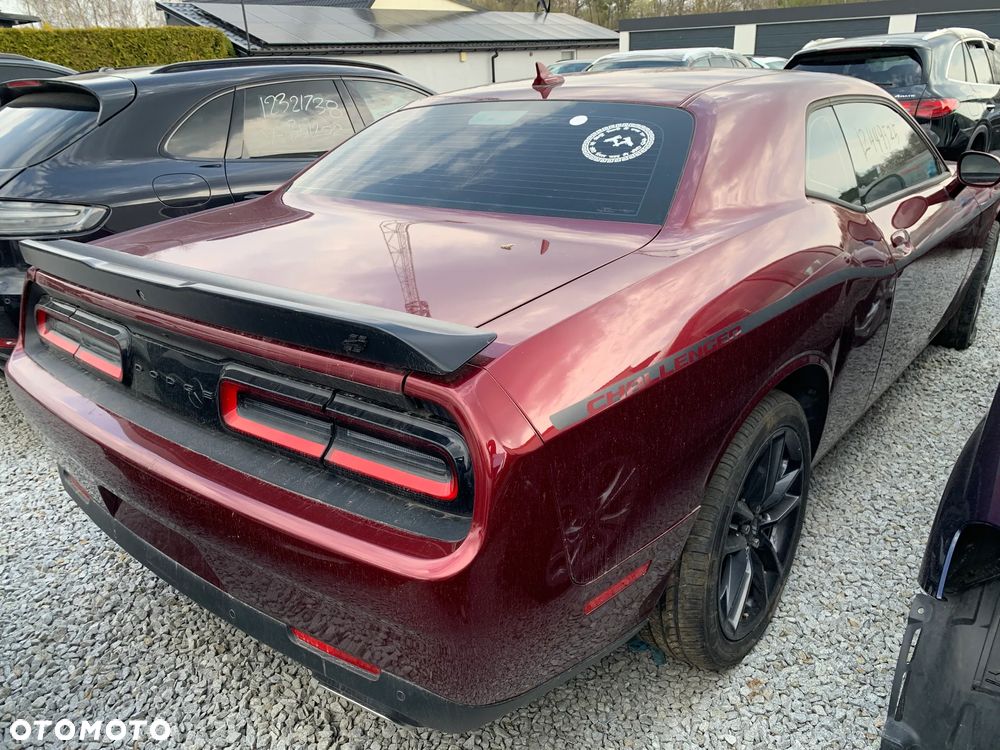 Dodge Challenger - 4