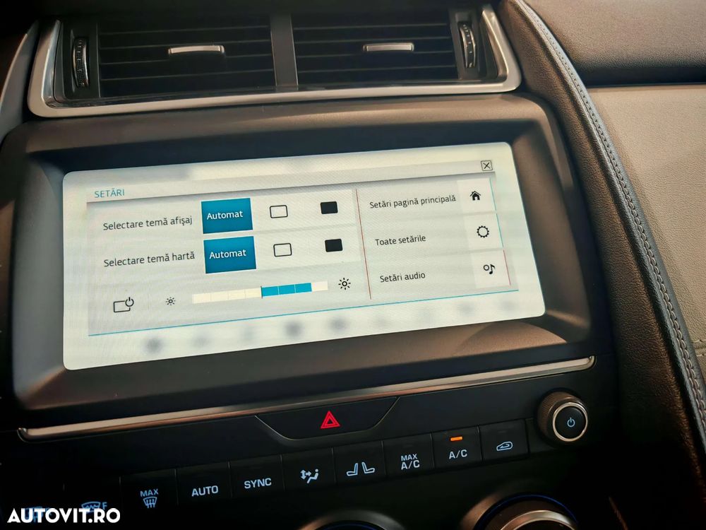 Jaguar E-Pace D180 AWD R-Dynamic S - 32