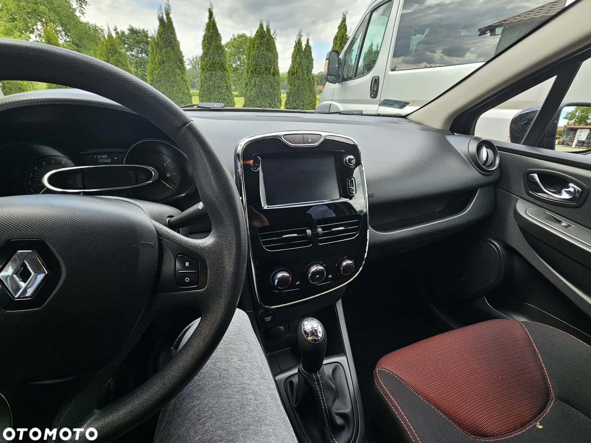 Renault Clio - 10
