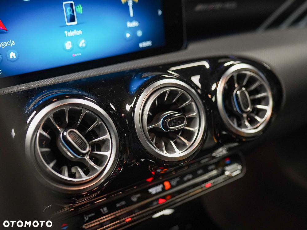 Mercedes-Benz CLA AMG 45 S 4-Matic+ 8G-DCT - 24