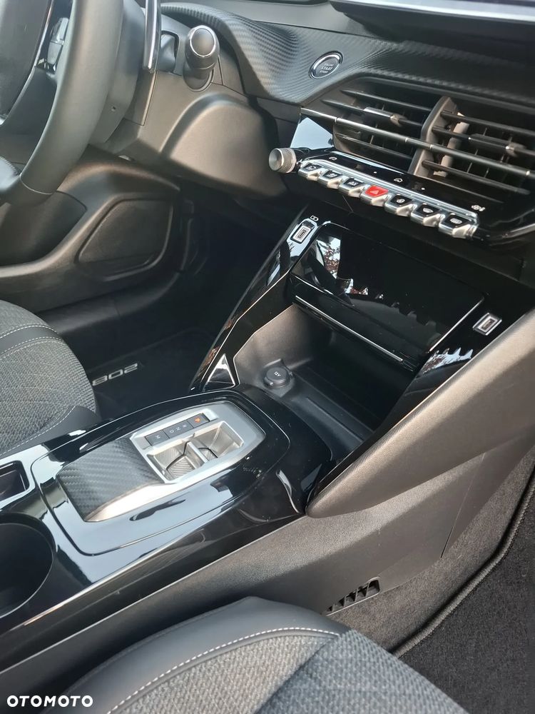 Peugeot 208 - 7