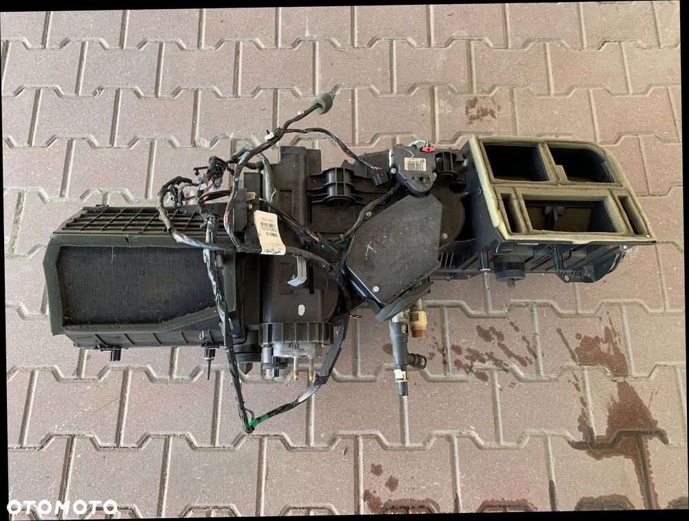 CADILLAC ESCALADE III 6,2 V8 2006-2014 NAGRZEWNICA - 2