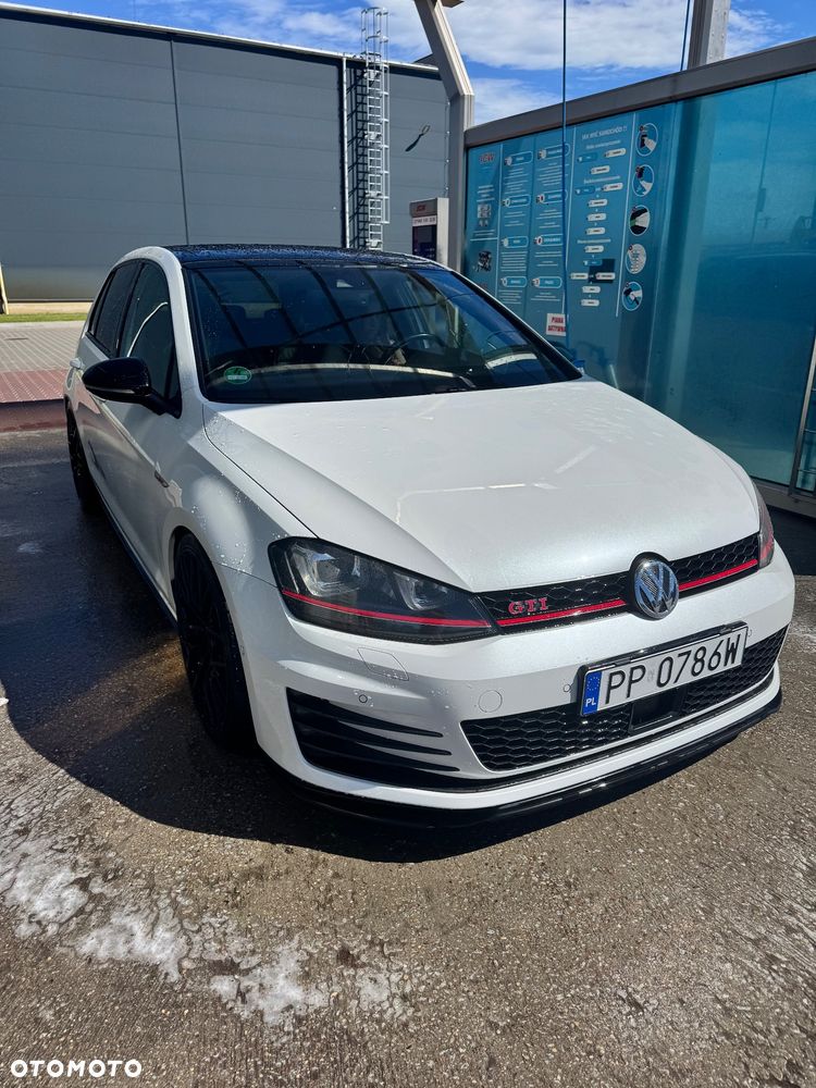 Volkswagen Golf GTI Performance BlueMotion Technology DSG - 4