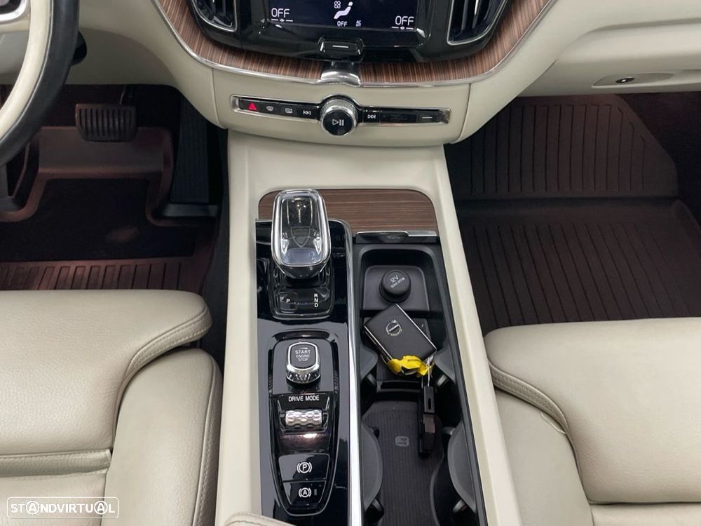 Volvo XC 60 2.0 T8 PHEV Inscription AWD - 16