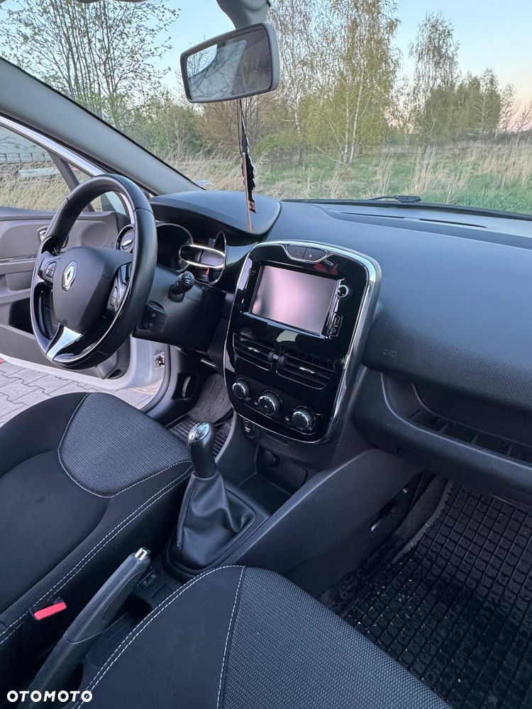Renault Clio 1.2 16V 75 Experience - 13