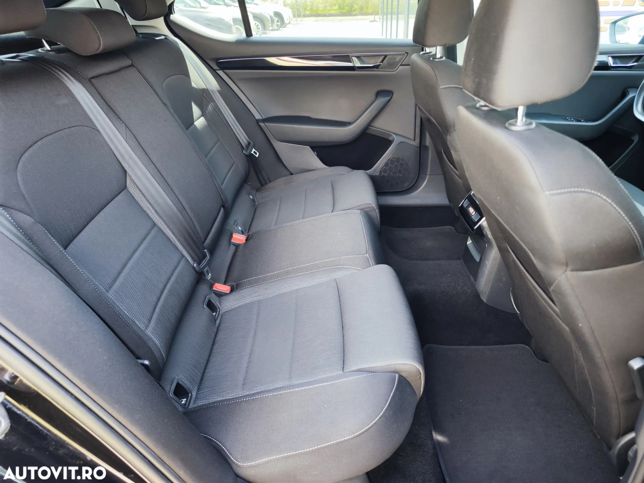 Skoda Superb 2.0 TDI DSG Ambition - 15