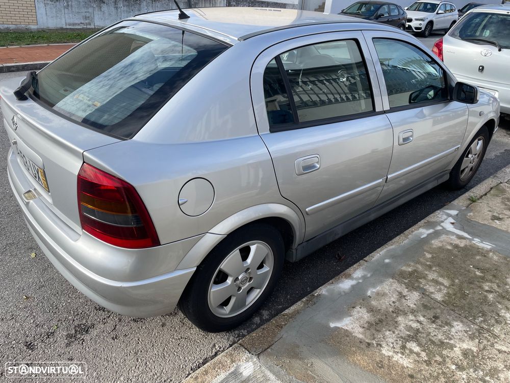 Opel Astra 1.2 Club - 3