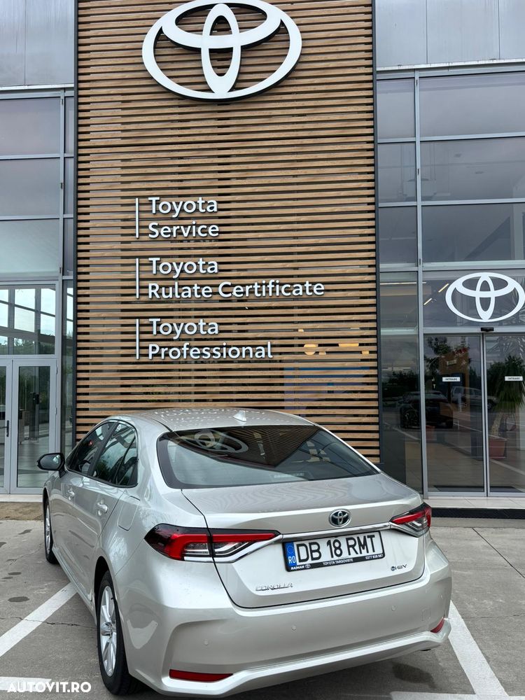 Toyota Corolla 1.8 HSD Business - 10