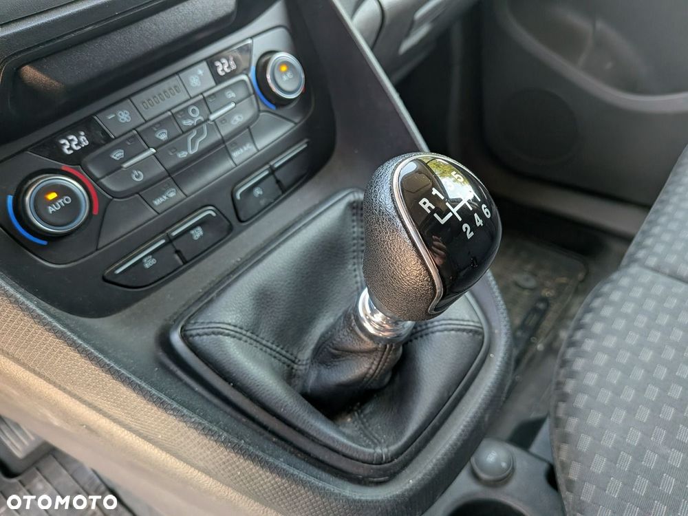 Ford Transit Connect - 13