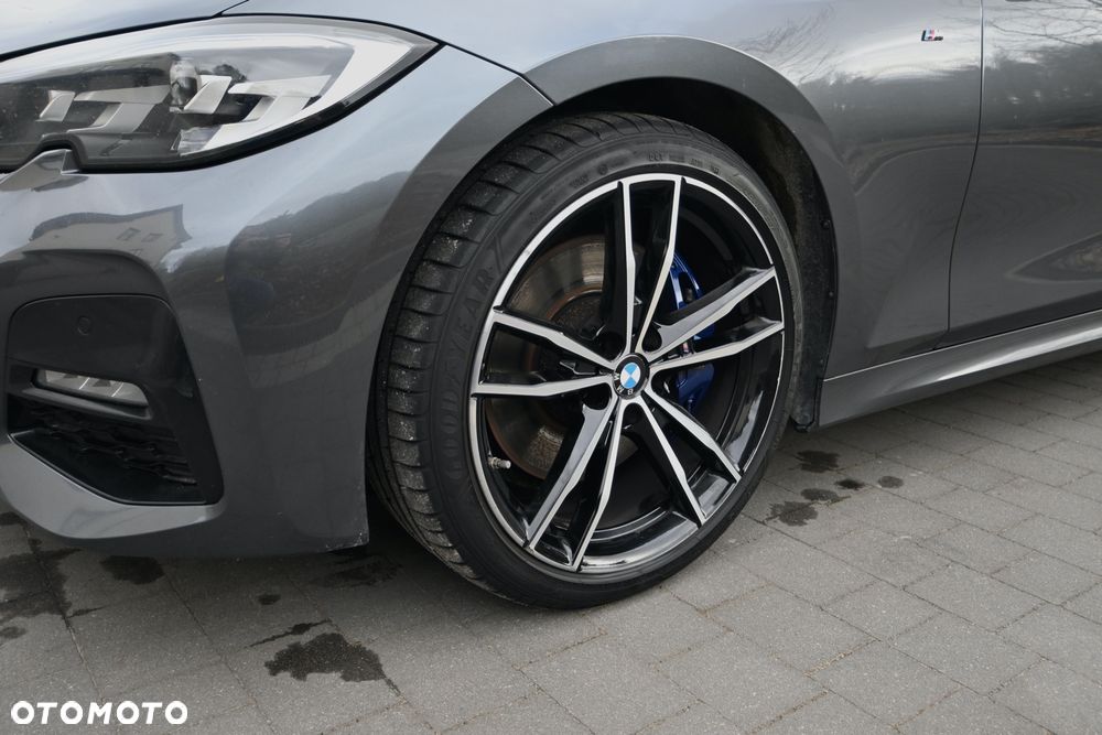 BMW Seria 3 320d Edition M Sport Shadow - 38
