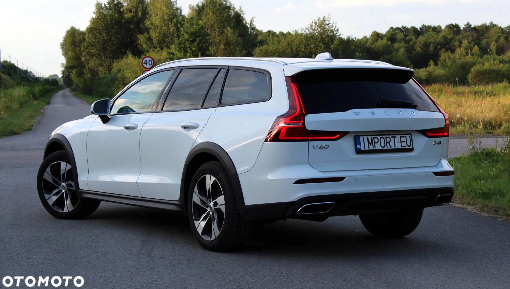 Volvo V60 Cross Country D4 AWD Geartronic Pro - 2