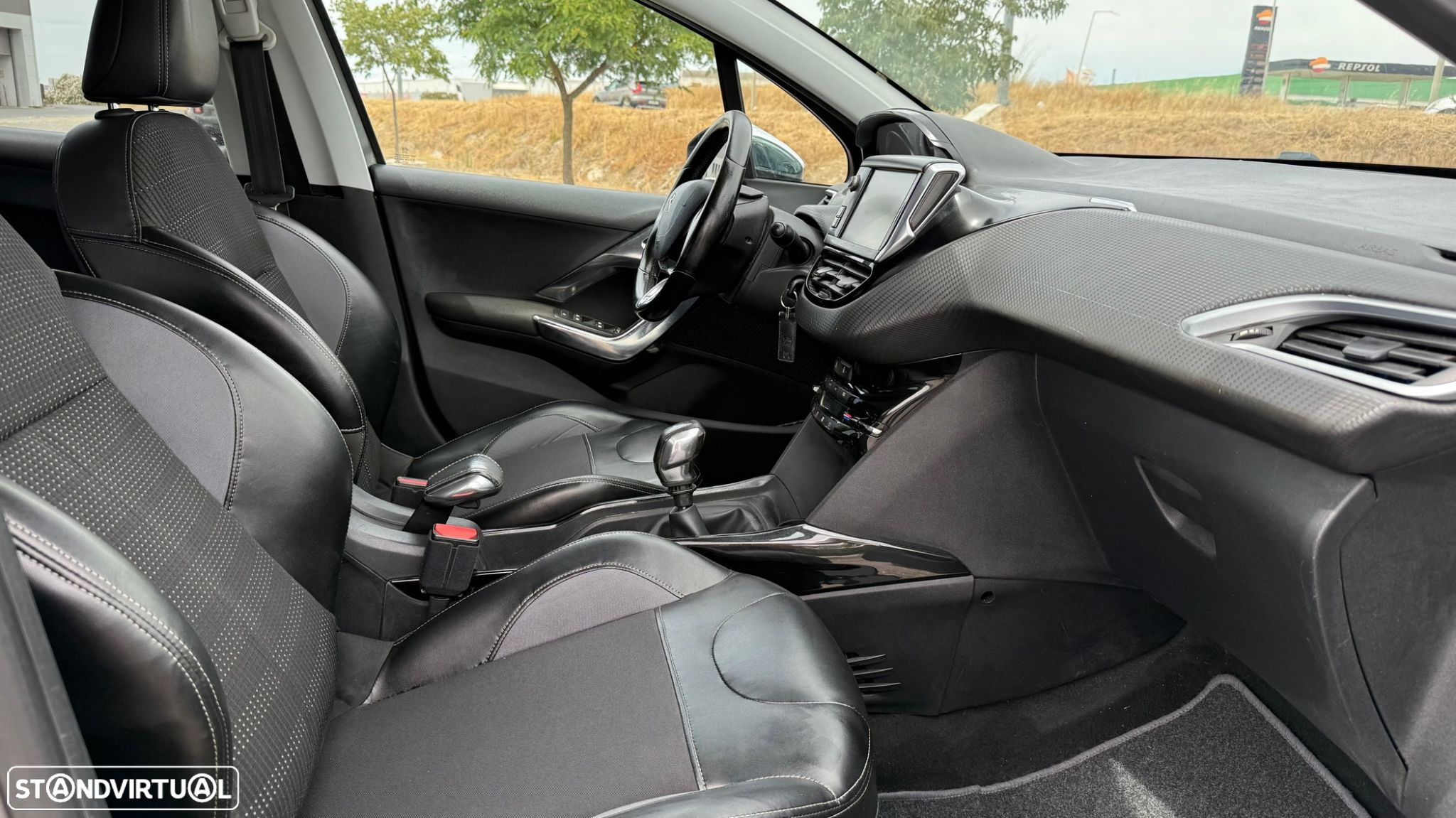 Peugeot 2008 1.6 BlueHDi Allure - 10