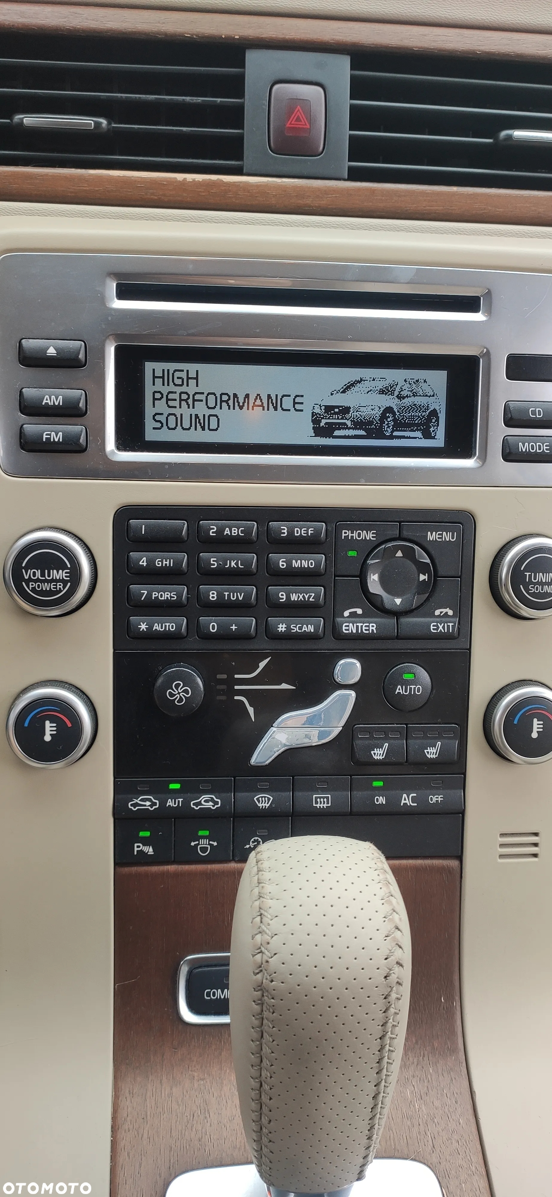 Volvo XC 70 D5 AWD Summum - 8